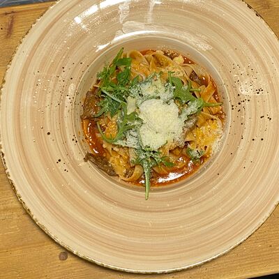 С говядиной в Pasta и Вино по цене 890 ₽