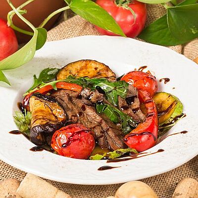 Мангал-салат с говядиной в Мушмула по цене 559