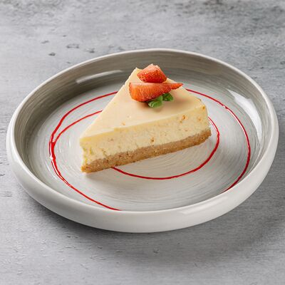 Чизкейк с ягодным соусом в Ресторанчик по цене 450 ₽