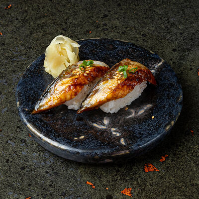 Суши Угорь в Sumo Izakaya по цене 430 ₽