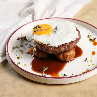 Бифштекс с печенным картофелем в Компот по цене 720 ₽