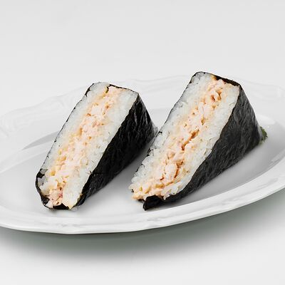 Онигири с курицей в УРМАН кафе по цене 195 ₽