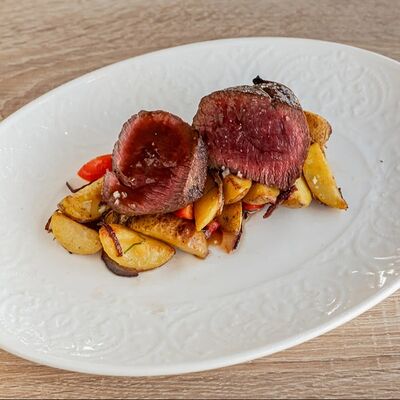 Миньон с мини-картошкой,черри и красным луком в Эрато по цене 1850 ₽