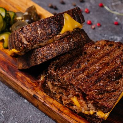 Кубинский сэндвич со рваной свининой в Пламя по цене 840 ₽