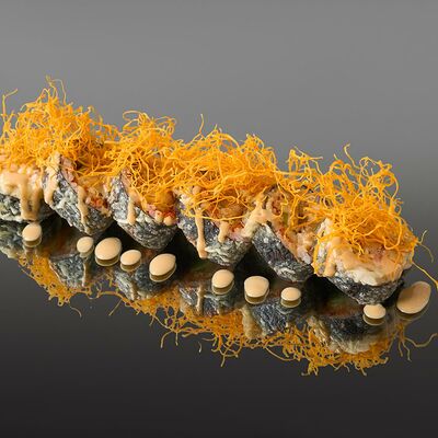 Теплый ролл Аге маки в OUGI по цене 970 ₽