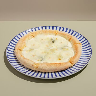 Пицца Груша и горгонзола в Italy по цене 1610 ₽