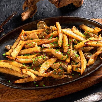 Картофель, жаренный с лесными грибами в Cernovar по цене 710 ₽