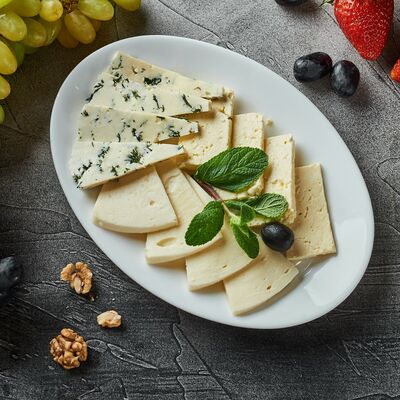 Ассорти кавказских сыров в Ресторан Яуза по цене 750 ₽