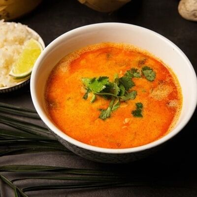 Том ям с креветкой и цыпленком с Рисом в Эбби Noodles & Sushi Bar по цене 720 ₽
