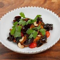 Древесные грибы с хрустящими баклажанами в Mushrooms