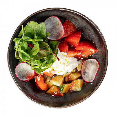 Салат овощной со страчателлой в Daily by Chojo по цене 455 ₽