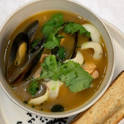 Томатно-сливочный Буйабес с морепродуктами в Ресторан Марокко по цене 920 ₽