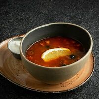 Мясная солянка с немецкими колбасками в Jager restopub