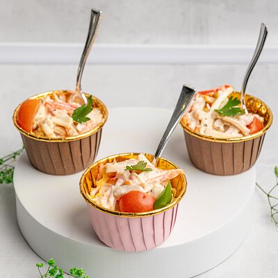 Салат с копченым сыром в KanapeFest по цене 2330 ₽