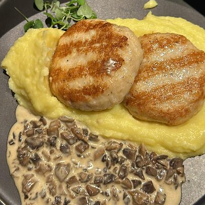 Котлеты куриные с картофельным пюре в Пепе Неро по цене 1000 ₽