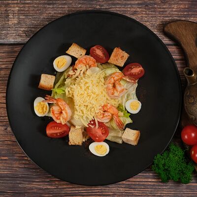 Салат Цезарь с креветками в Японский городовой 64 по цене 380 ₽