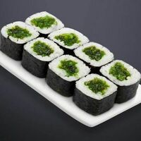 Ролл с водорослями чука в FishRoll