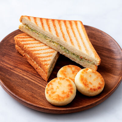 Сырники и сендвич с омлетом в Петрушка по цене 552 ₽