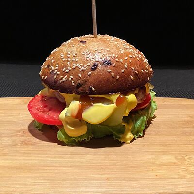 Шефбургер с курицей в Бакинский Chef по цене 445 ₽