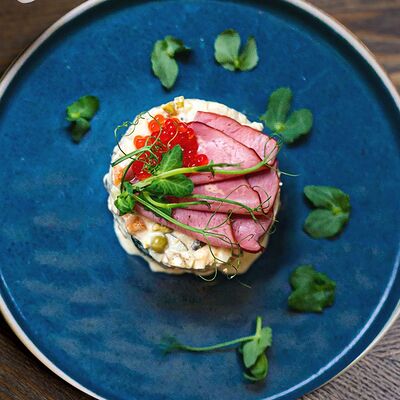 Оливье с говядиной в Шафран по цене 410 ₽