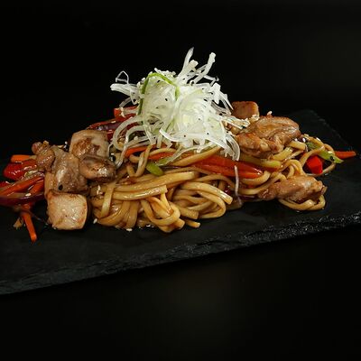 Удон с курицей в Танояки по цене 580 ₽