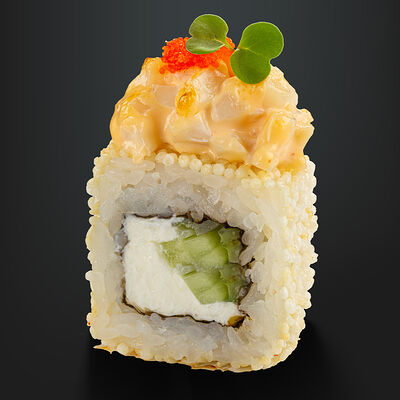 Запечённый ролл с командорским кальмаром и арарэ в Ricers по цене 710