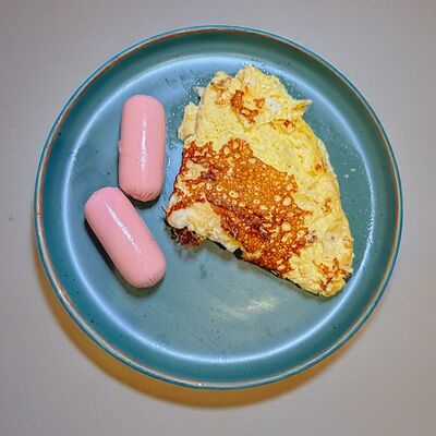 Омлет с детскими сосисками в The art cafe по цене 360 ₽