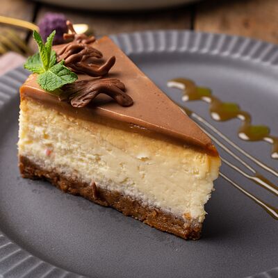 Карамельный чизкейк в Ганс и Марта по цене 650 ₽