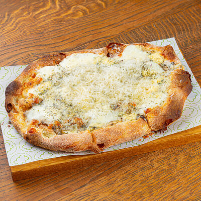 Пинса Четыре сыра в Жуй по цене 35 р.