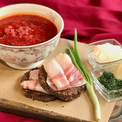 Русский борщ в Вино и еда по цене 690 ₽