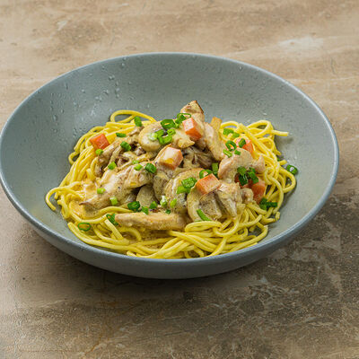 Сливочный чаджанмен с курицей в Бали по цене 492 ₽