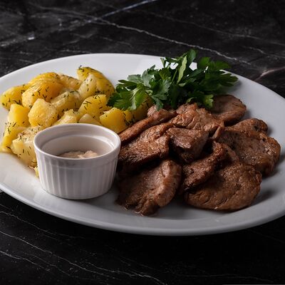 Медальоны из свинины в Оливье по цене 700 ₽