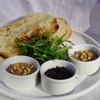 Паштет из печени колибри в Crouton