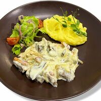 Говядина по-строгановскив Мегаполис