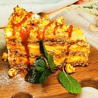 Торт Ореховый от Шефа в Ресторан Хата возле Шереметьево