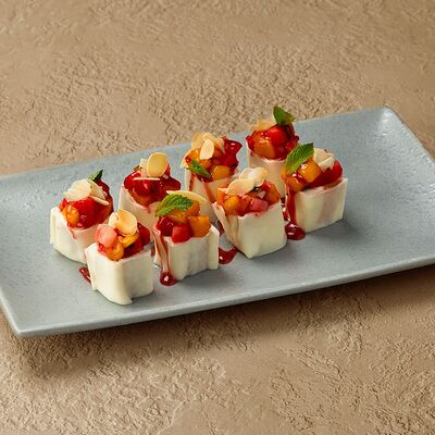 Фруктовый ролл с клубникой и манго в ТОКИО-CITY по цене 420 ₽