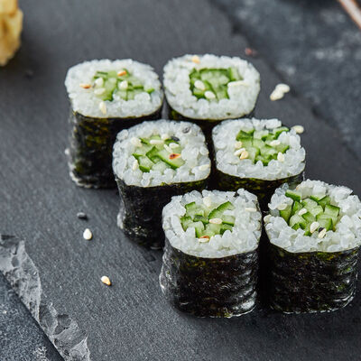 Ролл с огурцом в Kuksu №1 по цене 199 ₽