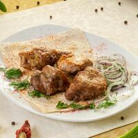 Шашлык из cвинoй мякоти с картофелем фри в Полная чаша
