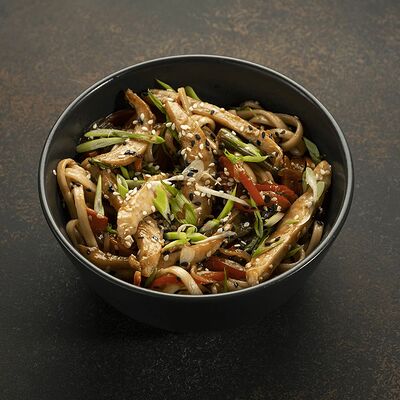 Удон с курицей терияки в Пицца Хаб по цене 495 ₽