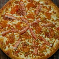 Пицца с креветками и мандаринами в Lovkus