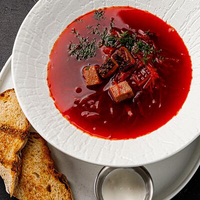 Борщ с томлёным мясом из смокера в MEAT HAPPENS BBQ по цене 880 ₽