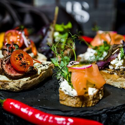 Трио брускетт в PlutuS Resto Club по цене 820 ₽