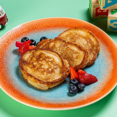 Оладушки с фруктами в Фиеста по цене 350 ₽