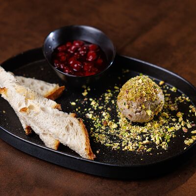 Паштет из утиной печени с вишнёвым вареньемв Doge по цене 520 ₽