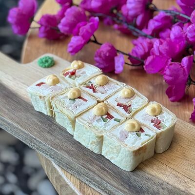 Тортилья с курицейв Сакура по цене 590 ₽