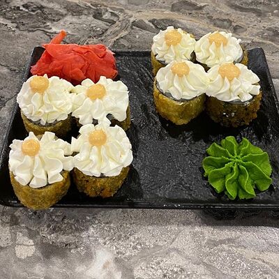 №42 Темпура с копченым лососем горячий в Суши-бар Макото по цене 550 ₽