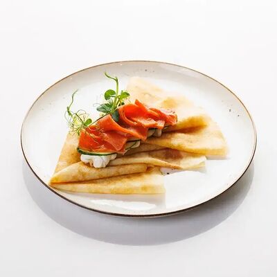 Блины с неркой, огурцом и творожным сыром в Омлет станция по цене 420 ₽