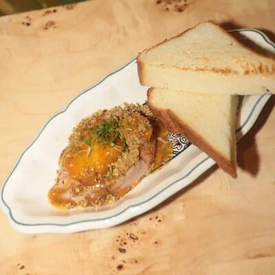 Паштет из печени цыпленка с луковым конфитюром в Луи по цене 750 ₽