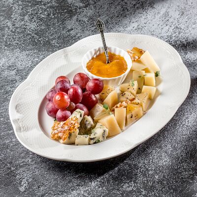 Тарелка итальянских сыров в After по цене 1190 ₽