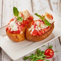 Брускетты с томатами и страчателлой в Mr. Crabs